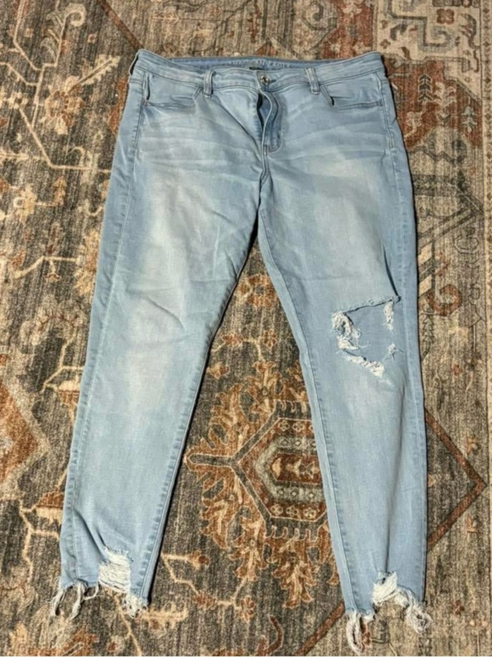 American Eagle Light Blue Distressed Women's Jeans ( SHORT )